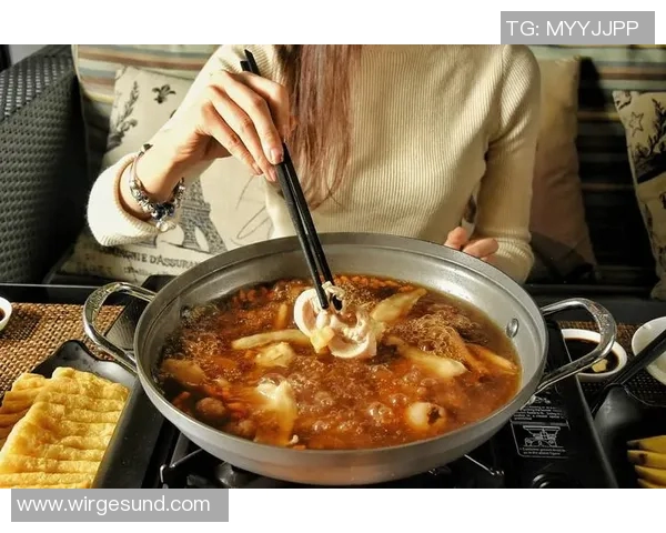 请足球明星共聚火锅盛宴畅谈梦想与激情